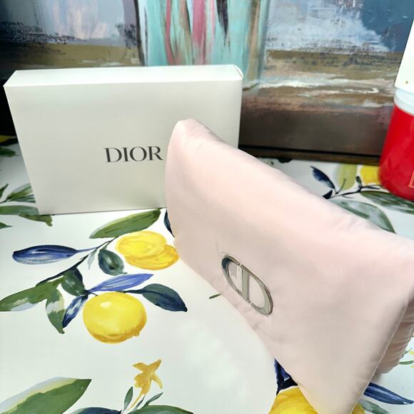 DIOR NEW Pink Clutch Cosmetic Beauty Bag with Silver "CD" Christian Dior - Picture 8 of 12